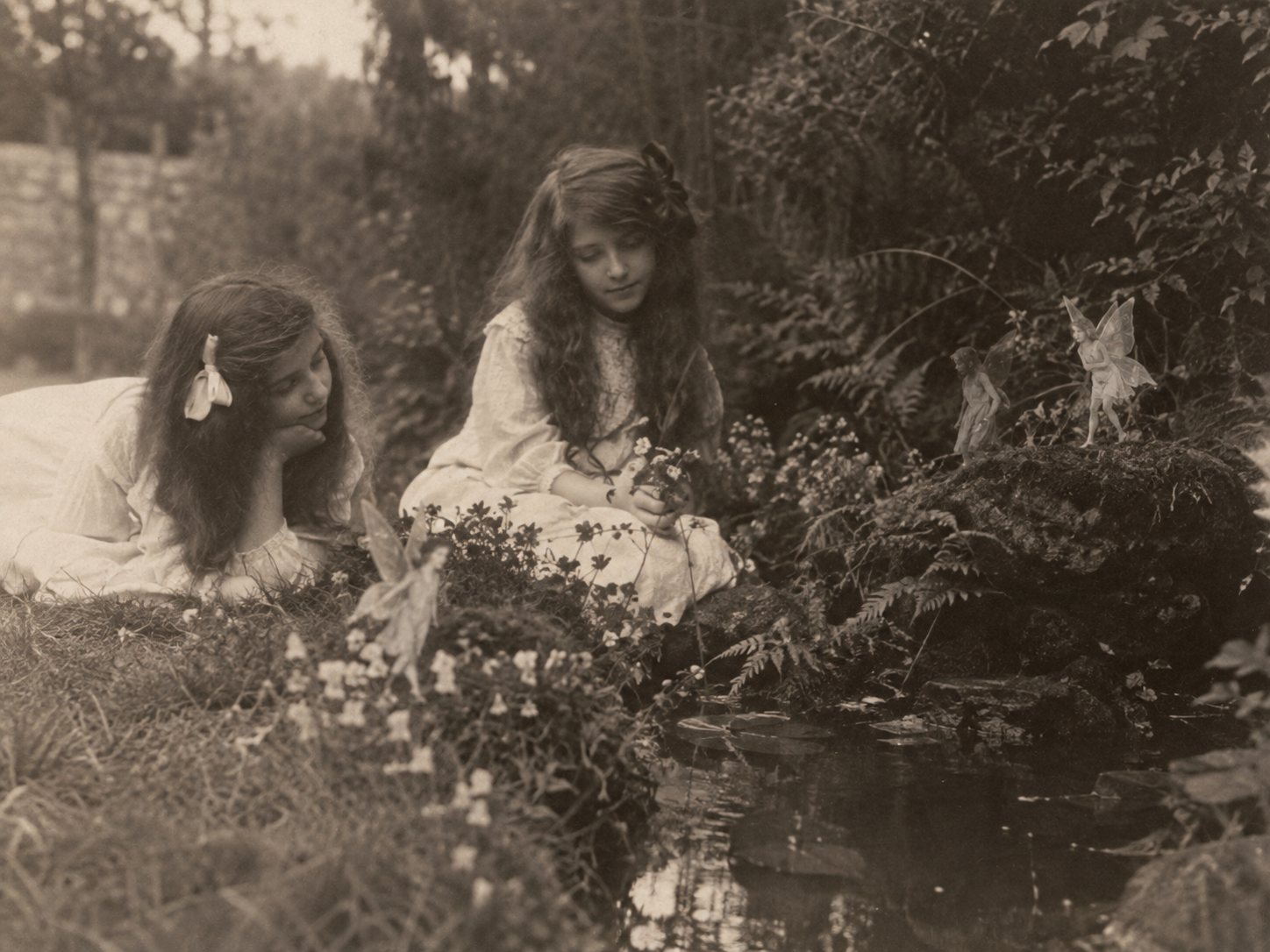 Illustration de Arthur Conan Doyle et les fées de Cottingley